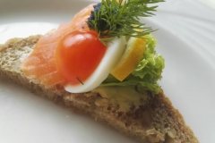 catering tartinki z łososiem
